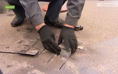 Дорожники проверяют качество асфальта на абаканских улицах