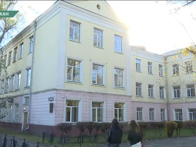Студентки педколледжа пожаловались на затопленный туалет