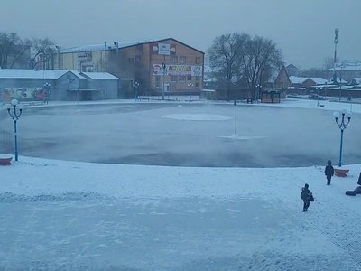 Каток у спорткомплекса Абакан готов. Горожане там уже катаются 