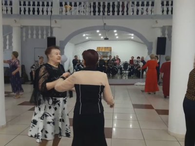 В Победу вернулись танцы под духовой оркестр