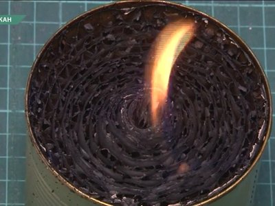 Мастерица из Абакана делает окопные свечи для солдат