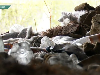 На свалку рядом с домами жалуются жители Зелёного
