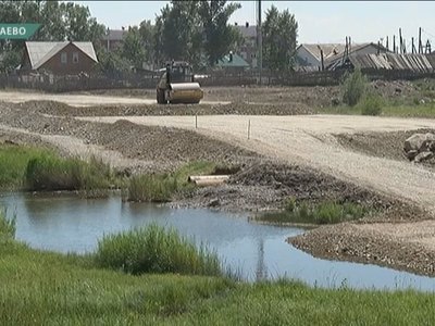 В Чапаево по федеральной программе строят новый мост