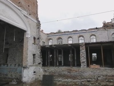 Строители раздели Драмтеатр в Минусинске 