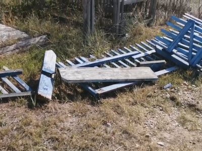 С кладбища в центре Абакана исчезают оградки и надгробия 