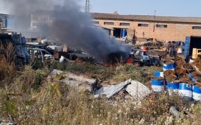 Черный дым с едким запахом обнаружили экологи в промзоне Черногорска