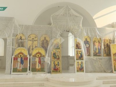 Благовещенский храм Абакана обрёл главную икону и врата