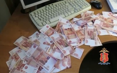 Жительница Канска подменила накопления 91-летнего старика
