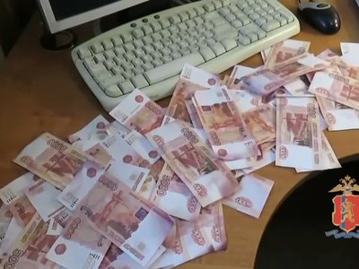 Жительница Канска подменила накопления 91-летнего старика