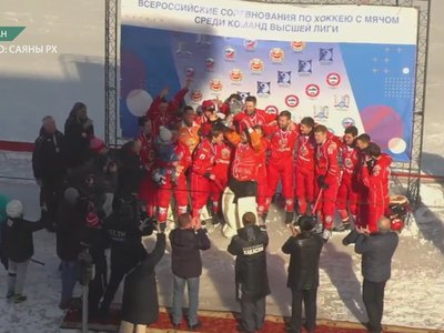 «Саяны» стали чемпионами Высшей лиги по хоккею с мячом