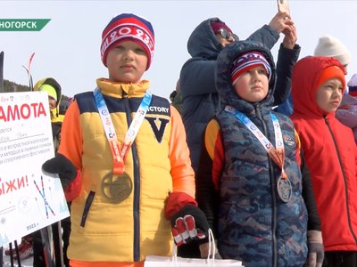 Почти 300 человек встали на лыжи в выходные под Саяногорском