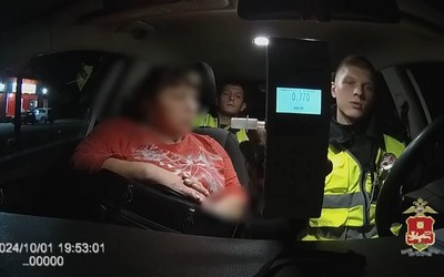 Пьяный муж посадил за руль пьяную жену в Шира