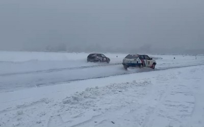 Первые места в ледовых автогонках завоевал сотрудник МВД Хакасии