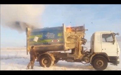 Мусоровоз загорелся в Шира