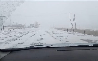 Снежно и скользко: о дорожной обстановке в Хакасии