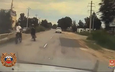 Трое детей на мопеде и питбайке угодили под колеса в Хакасии