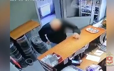 Мужчина угрожал продавцу ножом в абаканском магазине 