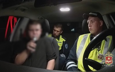 Выпил полбутылки водки: 18-летний бесправник в Ширинском районе катался на Иж-Планета 