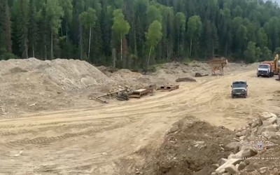 Ущерб в 300 млн: в Хакасии будут судить золотодобытчика-нелегала  