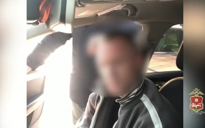 Молодые абаканцы попались с синтетикой в крупном размере 