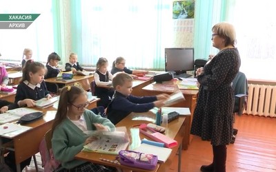 Учителя половины муниципалитетов Хакасии до сих пор не получили аванс