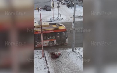Концентрат падений: о скользком пешеходном переходе в Абакане сообщают жители