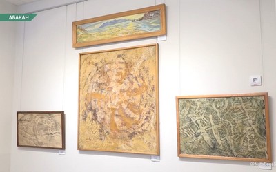 Хакасские степи, написанные красками из песка и глины