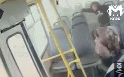 Двое детей из перевернувшегося автобуса у Шушенского всё ещё в больнице