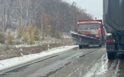 У кафе «Карчалык» в Боградском районе сложная дорожная обстановка