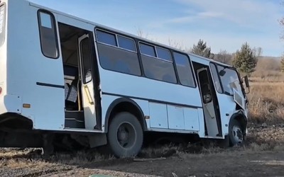 Пассажирский автобус слетел с трассы в Минусинском районе