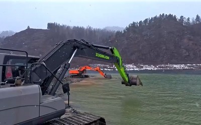 Расчистку и углубление дна русла реки Абакан продолжают в районе Абазы