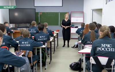 Ученики должны сдавать экзамены на «отлично» и поступать в ведущие вузы страны