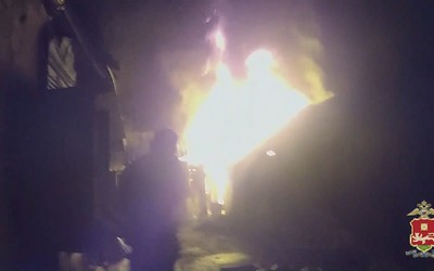 Инспекторы ДПС спасли семью во время ночного пожара в Черногорске