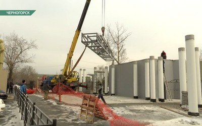 Подрядчик не успел сдать арку в черногорском парке «Виктория» в октябре