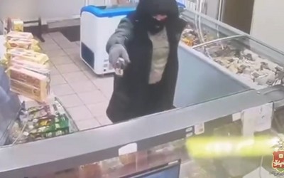 Налетчик с самопалом хотел обчистить кассу магазина в Черемушках