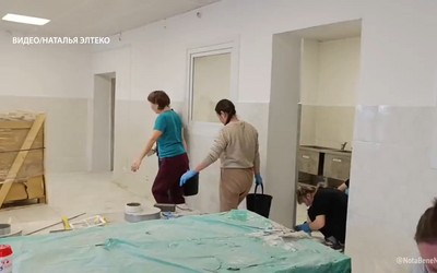 Школу в Кайбалах отмывают к открытию родители