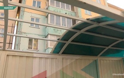 Остановочный павильон в Абакане стоит без крыши