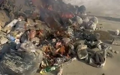 Мусоровоз чуть не загорелся на ходу из-за горячей золы в Абакане 