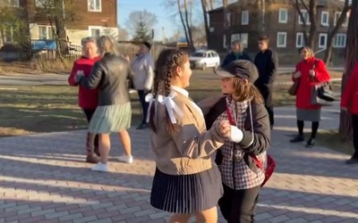 Мелодии военных лет звучат в районах Абакана. Устраивают музыкально-танцевальные вечера