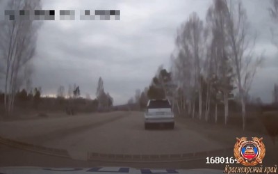 9-летнего мальчика за рулем Land Cruiser остановили в Красноярском крае