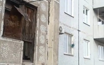 Свисающий кабель на Космонавтов в Черногорске подтянули