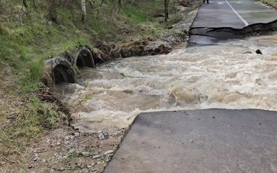 В зоне отдыха водой размыло велодорожку
