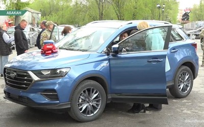Ветеран СВО получил автомобиль на ручном управлении