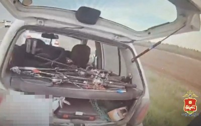 Житель Хакасии попался автоинспекторам с мешком свежевыловленной рыбы 