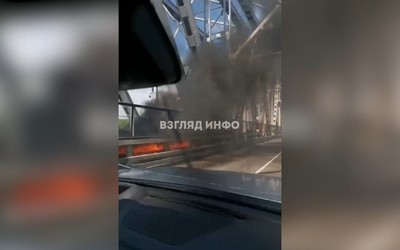 Шпала на мосту через Енисей загорелась из-за окурка