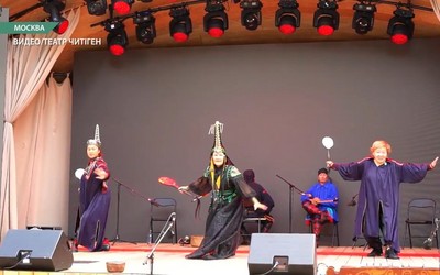 Легенду о хакасском хайджи увидели москвичи на Патриарших прудах