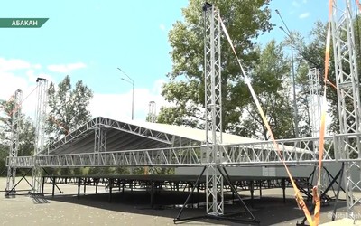 Новая сцена в парке культуры установлена 