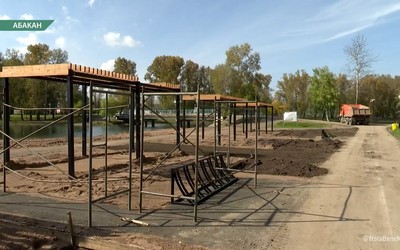 В зоне отдыха Абакана рабочие до сих пор доделывают пляж