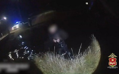 Прыгнул в реку, убегая от полиции: пьяного бесправника из Шира арестовали на 10 суток