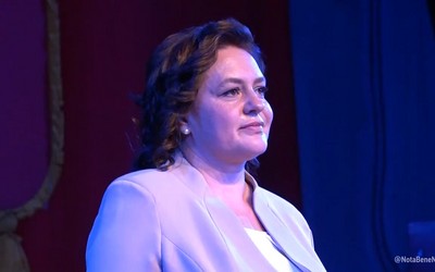 Елена Гопина получила удостоверение мэра Черногорска
